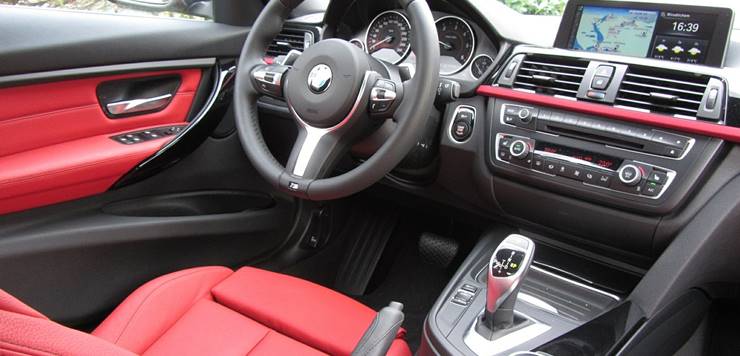 BMW 3 enterijer automobila