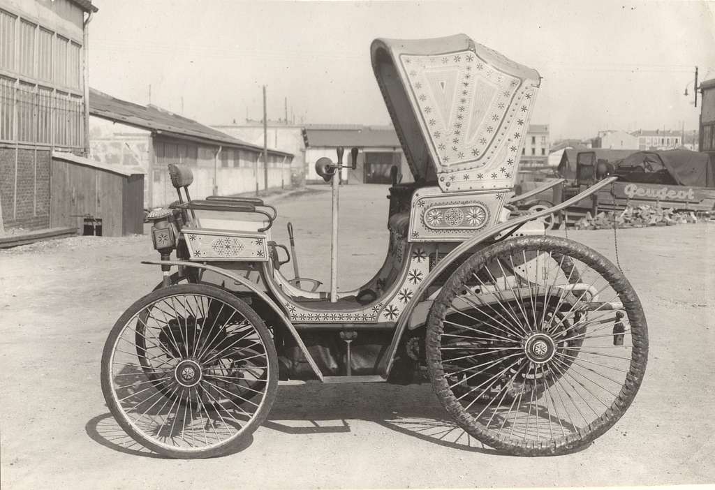 Duryea-Motor-Wagon